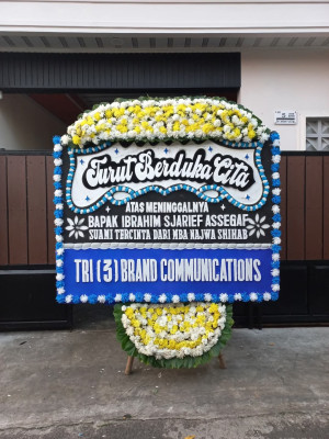 Papan Bunga Duka di Fanayama